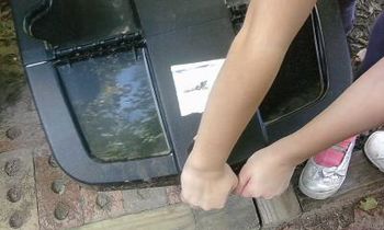 Worm box closed